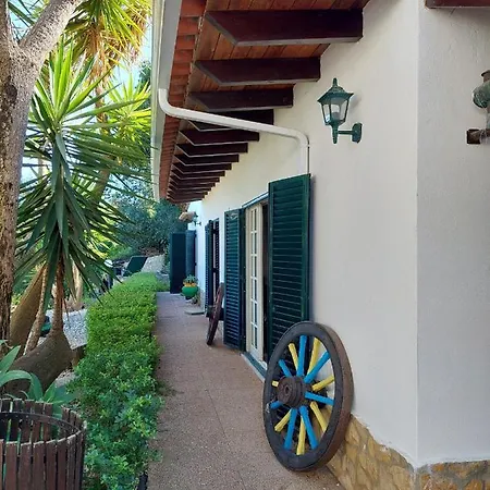 Gasthof Casa Rustica Com Piscina E Jardim Calhandriz